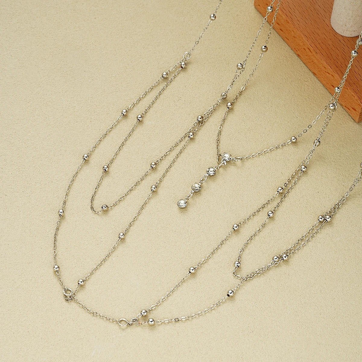 خمر فضي اللون مطرز كريستال الصدر سلاسل بسيطة متعدد الطبقات بيكيني للشاطئ مجوهرات للجسم جديد الإناث الصيف الثدي سلسلة 2025 #4