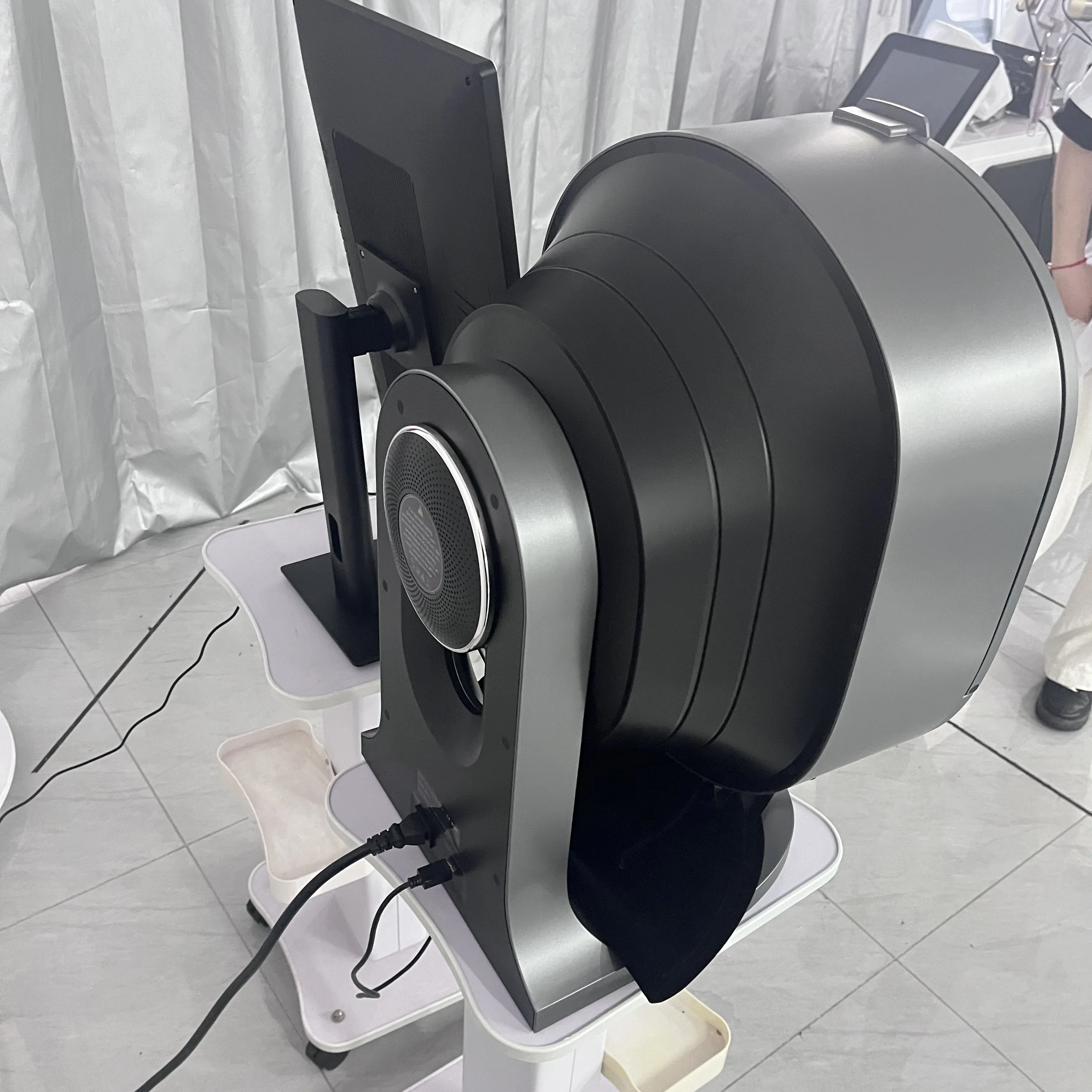 ระบบวิเคราะห์ผิวหน้า 3 มิติ ความละเอียด 36 ล้านพิกเซล เครื่องวิเคราะห์ผิวหน้า X5 AI ตรวจจับความชุ่มชื้นผิว สำหรับใช้ในร้านเสริมสวย ได้รับมาตรฐาน CE