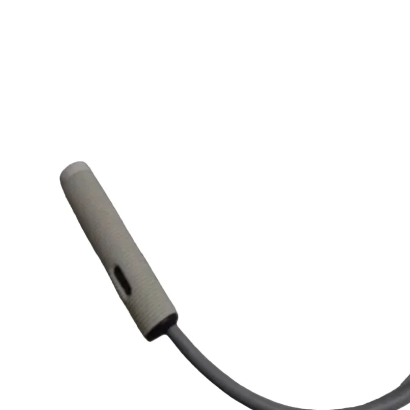 Brand new genuine proximity switch  CR12XSCF04DNCY  CR12XSCF04DPOY  CR12XSCF04DPCY  CR12XSCN08DNOY CR12XSCN08DNCY CR12XSCN08DPOY