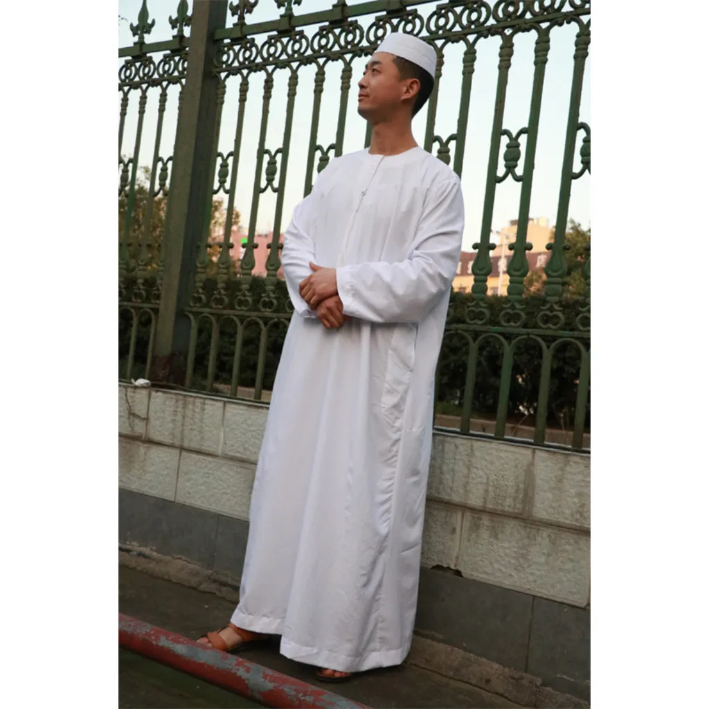 ผู้ชายสีขาวมุสลิม Robe อิสลาม Kaftan ซาอุดีอาระเบียสีทึบ O คอแขนสั้นแฟชั่น Jubba Thobe ดูไบตะวันออกกลาง Robes