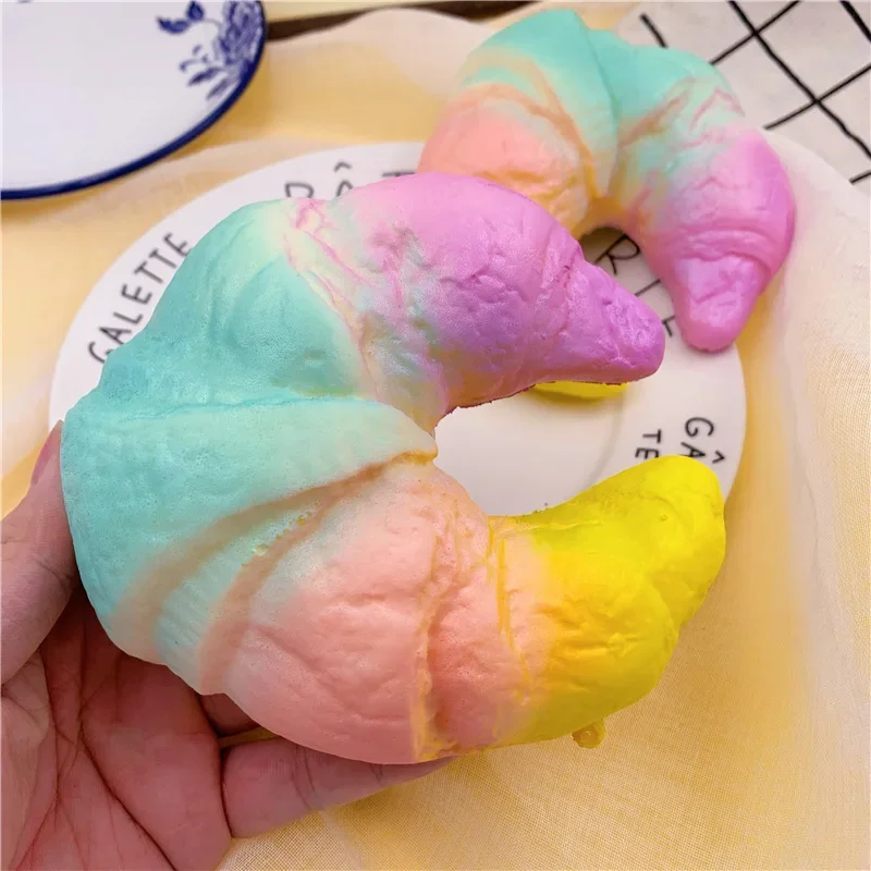 Squishy อาหารสร้างสรรค์จําลองขนมปัง Toast Donuts ช้า Rising Squeeze ของเล่นบรรเทาความเครียด Spoof Tease คนเดสก์ท็อปตกแต่ง