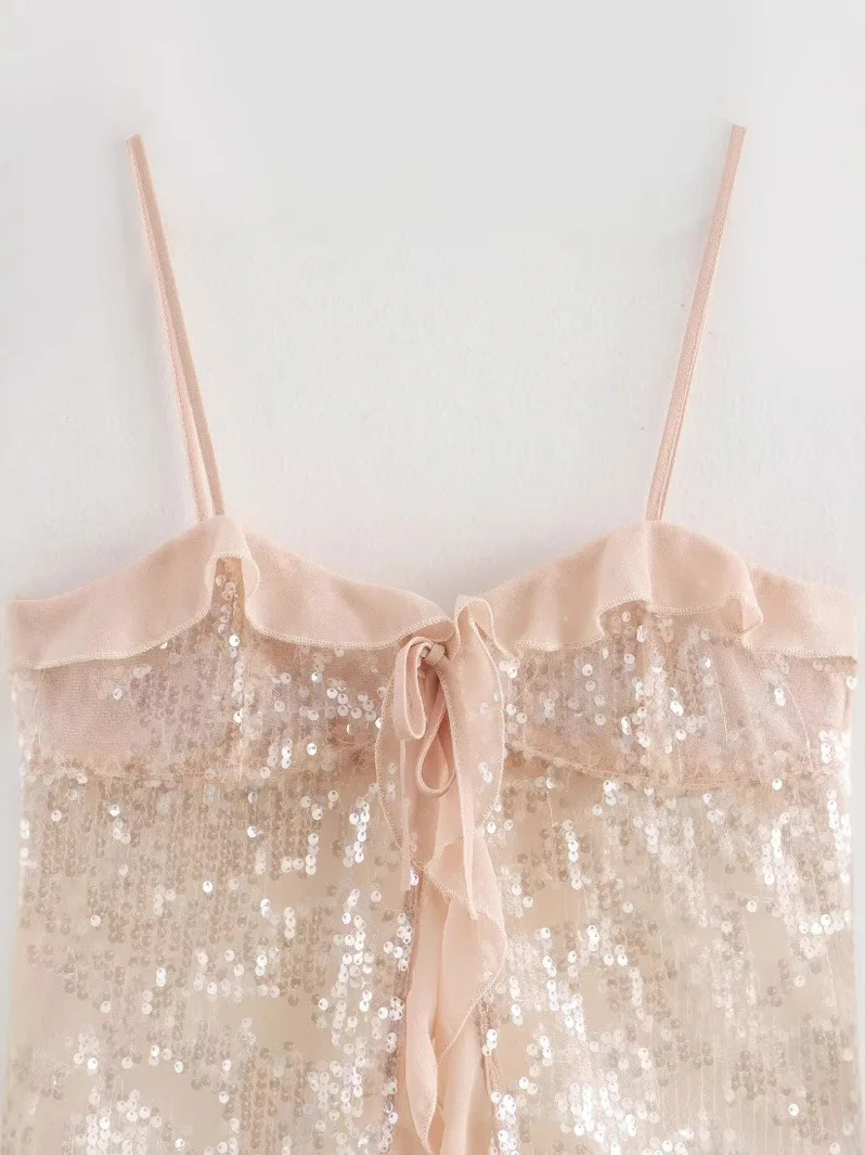 Modny damski crop top z cekinami, błyszczące ramiączka, długość ort, kolor, styl dojazdowy, kolekcja wiosenna