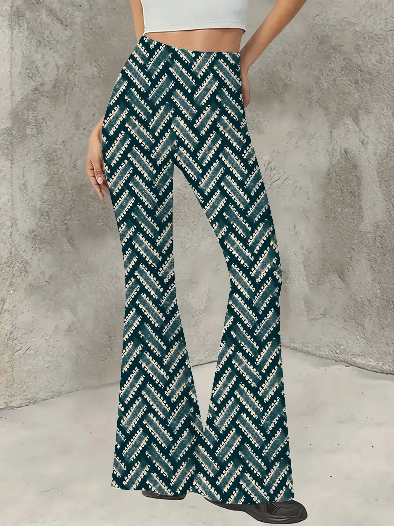 

Plus Size All-Over Print Flare Pants Women Stretchy High Waist Bell Bottom
