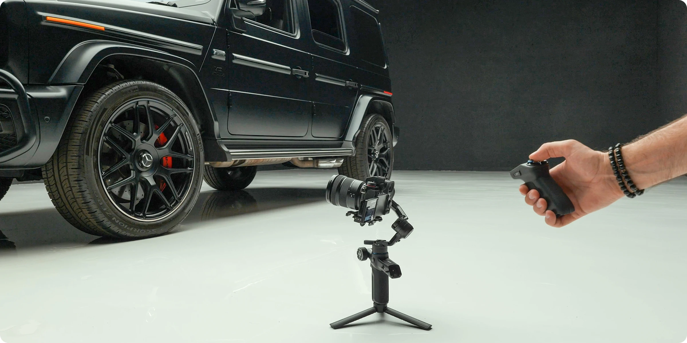 FeiyuTech SCORP Mini 3 Pro 3-in-1 Gimbal für Mirrorless-, Action-Kameras und Smartphones mit KI-Tracking 4.0, Abnehmbarer Griff, Unterstützt bis zu 2 kg, 14 h Akkulaufzeit – Detail 17