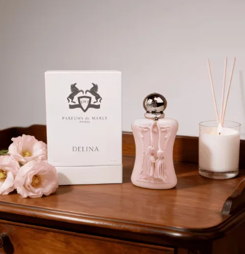 

Женская парфюмерная вода с ароматом турецкой розы и цветочными нотами личи, 75 мл/2,5 унции. Долговечный роскошный аромат, не содержащий BPA.