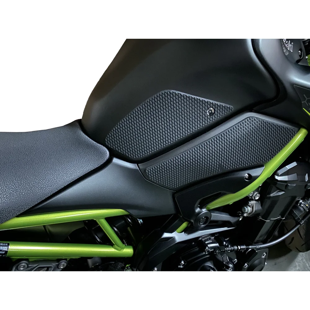 Motorcycle anti-slip tank Pad sticker protection stickers SIDE TANK PADS FOR Kawasaki Z900 2017 to 2024