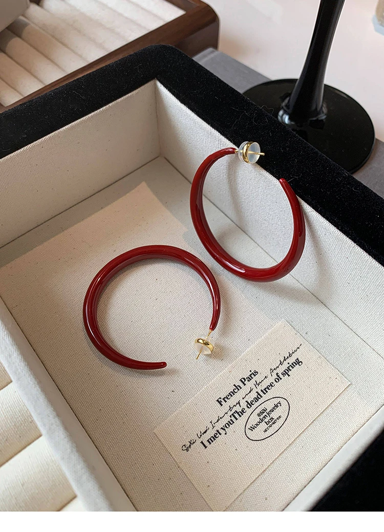 2026 Neujahrs-Ohrringe in Weinrot mit Emaille, C-förmig, europäischer und amerikanischer Stil, schlichte Accessoires für Damen – Detail 20