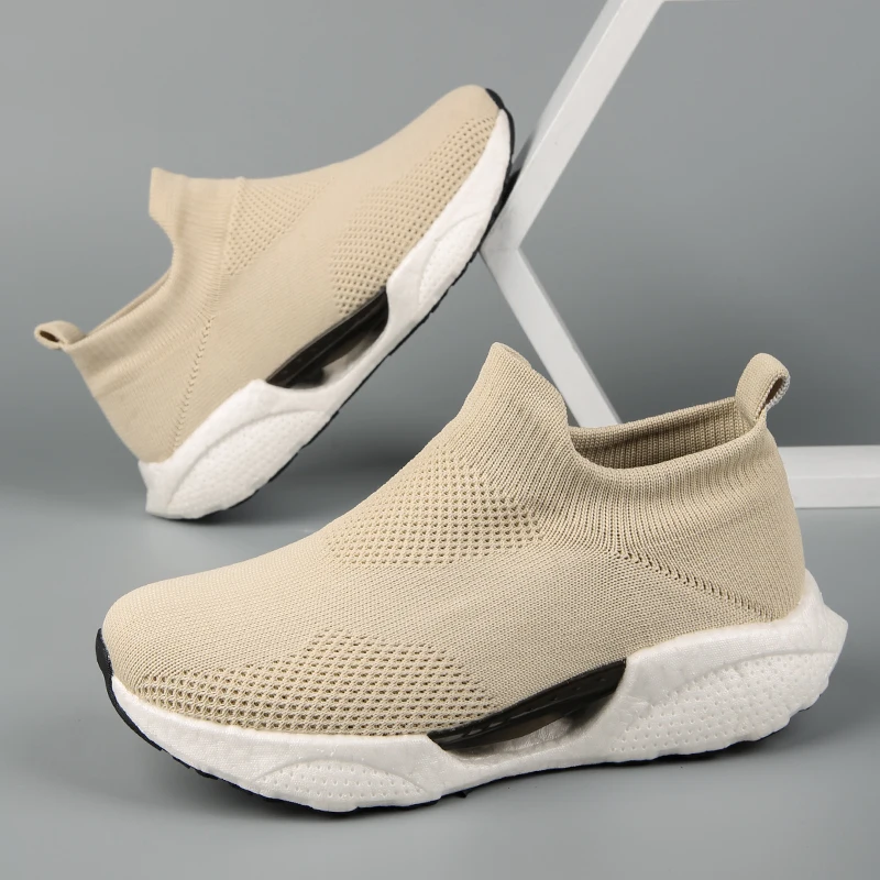 Tênis masculino de malha respirável, tênis casual para esportes ao ar livre, novo tênis slip-on, moda verão 2024