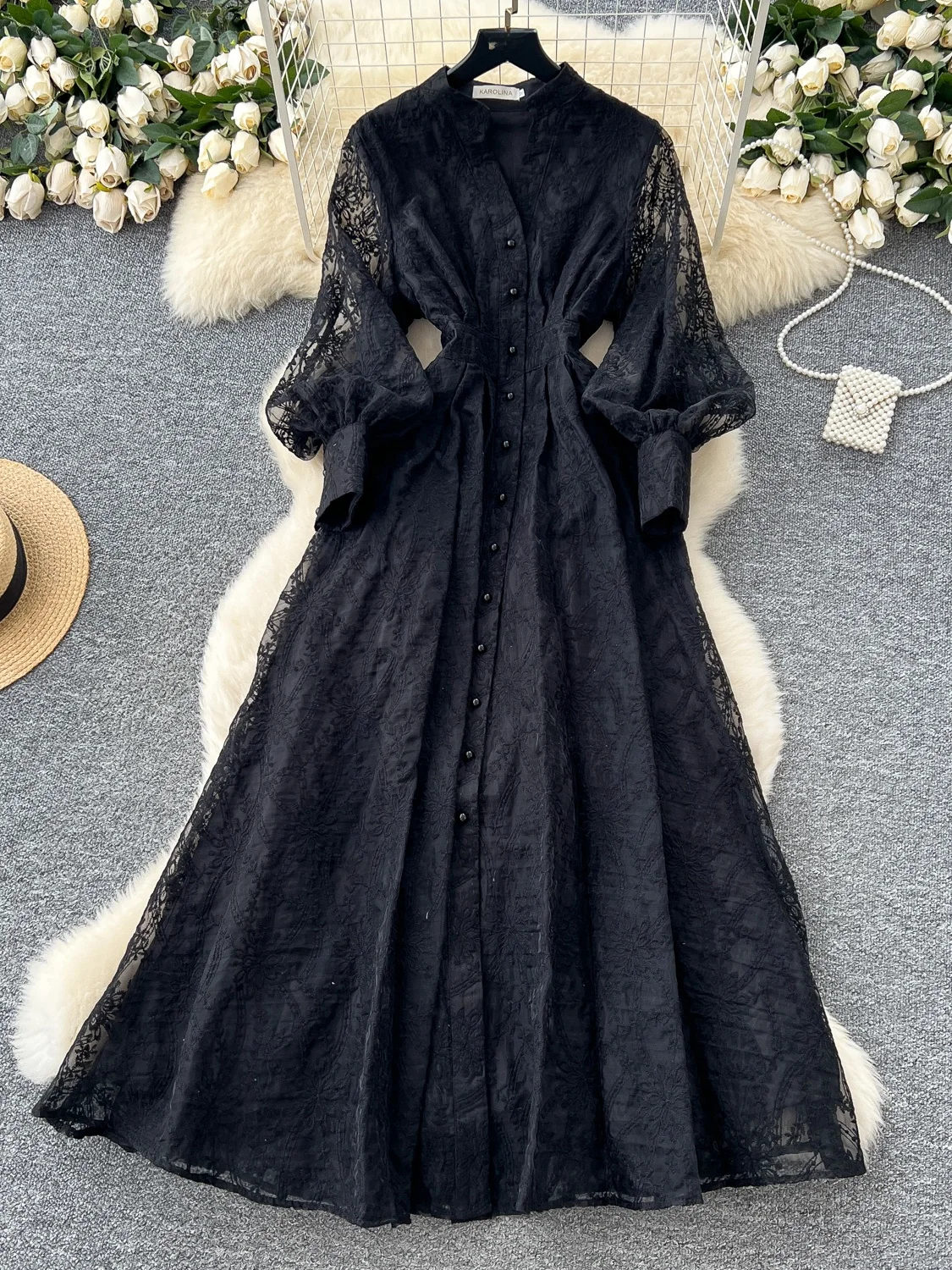 Vestido Retro E F 2025 Novo de Alta Qualidade com Gola Alta, Botão Único, Cintura Ajustável e Saia Longa de Tul...