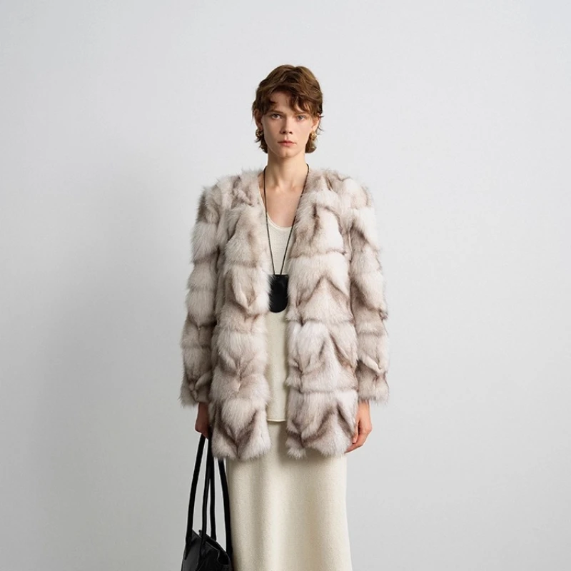 معطف YOLANFAIRY للخريف والشتاء مستورد بالكامل من فرو الثعلب الحقيقي ورقبة على شكل حرف v وأكمام طويلة معطف فرو على طراز التنقل معطف شوبانا نسائية 2025