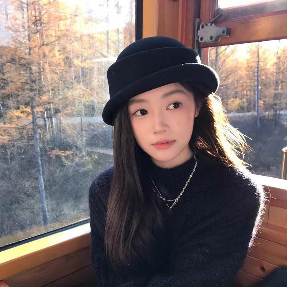 

Vintage Looking Woolen Rolled Edge Cap Versatile Solid Color British Top Hat Beret Retro Woolen Formal Hat Performances