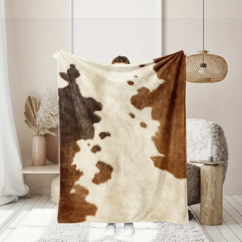 

Стильное фланелевое одеяло с текстурой животного из коровьего меха — теплое и удобное — идеально подходит для кровати, дома, кемпинга, Хэллоуина и Рождества