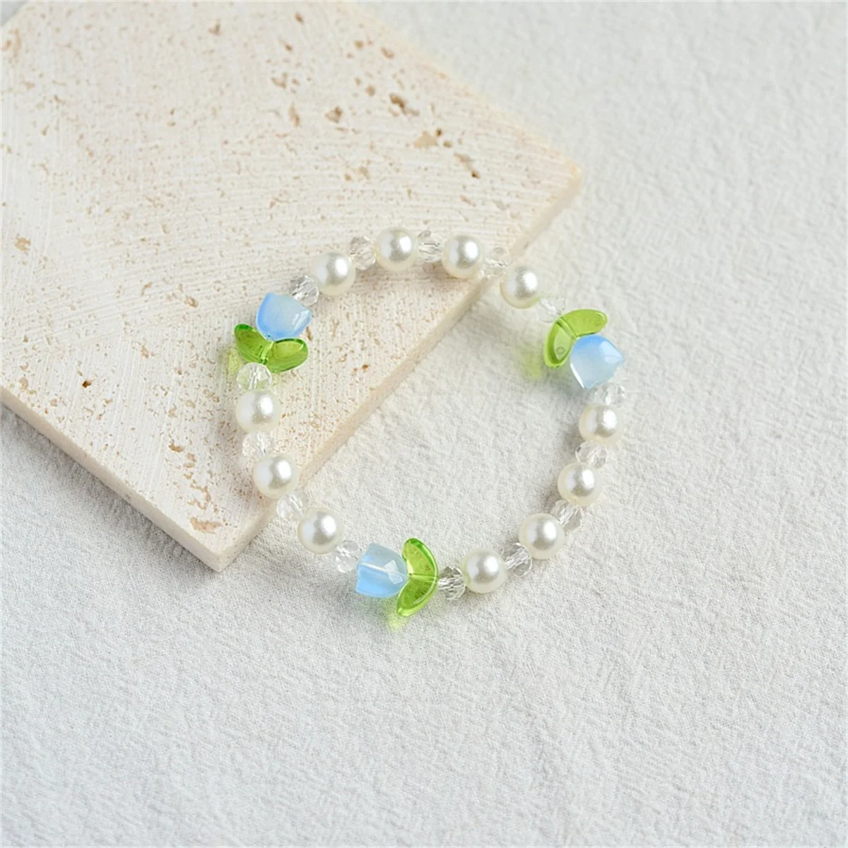 Sweet Vintage Imitation Pearl Lily Tulip Flower Bracelets For Women Elegant Candy Color Resin Floral Elastic Bracelet Jewelry