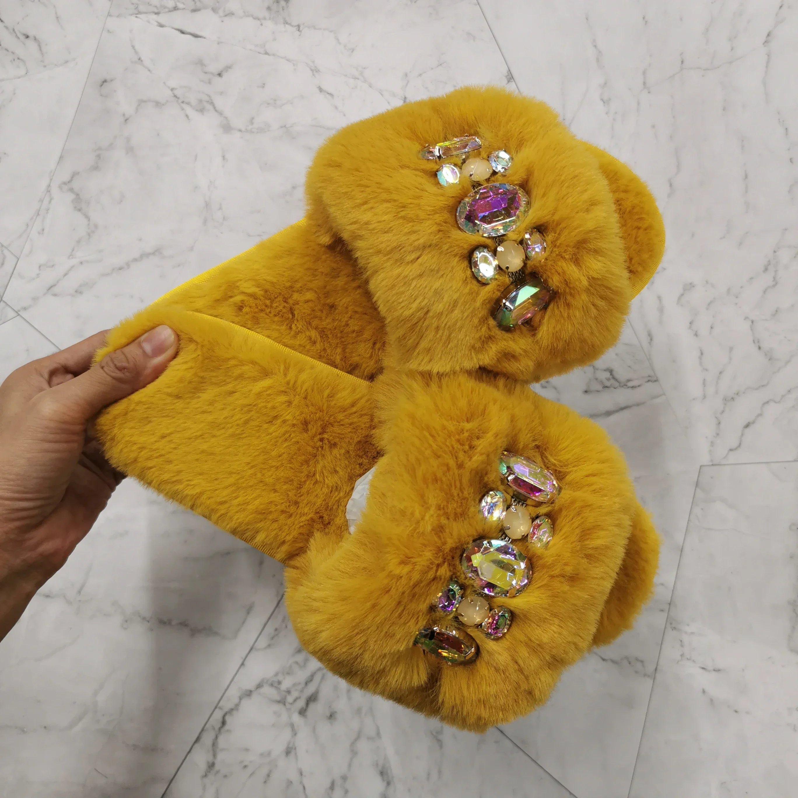 Women\'s Fur Slides for home Fashion Rhinestones Winter Warm Plush Ladies Slippers indoor Ladies Cotton Shoes Furry Flip Flops