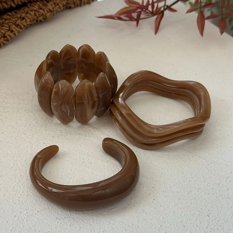 Maillard Coffee Color Resin Acrylic Bracelets Bangles Irregular Wide Cuff Bracelets Smudge Bangles for Women Retro Hand Jewelry