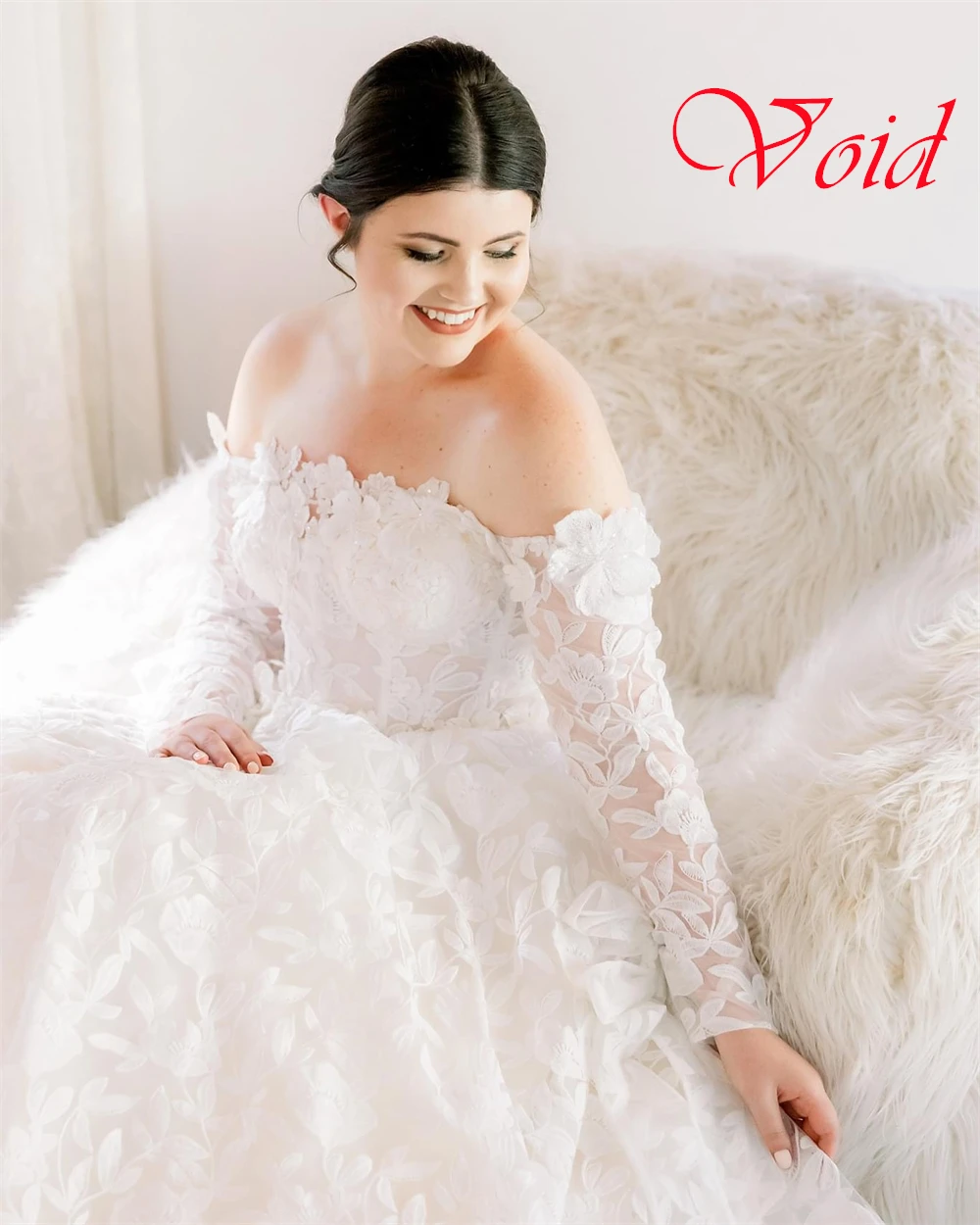 

Customized High Quality White Tulle Bridal Gowns Temperament Strapless Long Sleeves Wedding Dress Chapel Train Open Back Dress