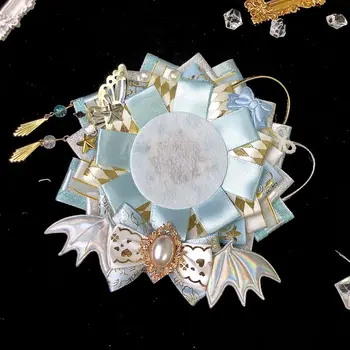 เครื่องประดับกระเป๋าสไตล์ปีศาจที่ใส่ตราอะนิเมะโบว์สำหรับแต่งคอสเพลย์กระเป๋าเป้สะพายหลังตกแต่งด้วยลายดอกกุหลาบ