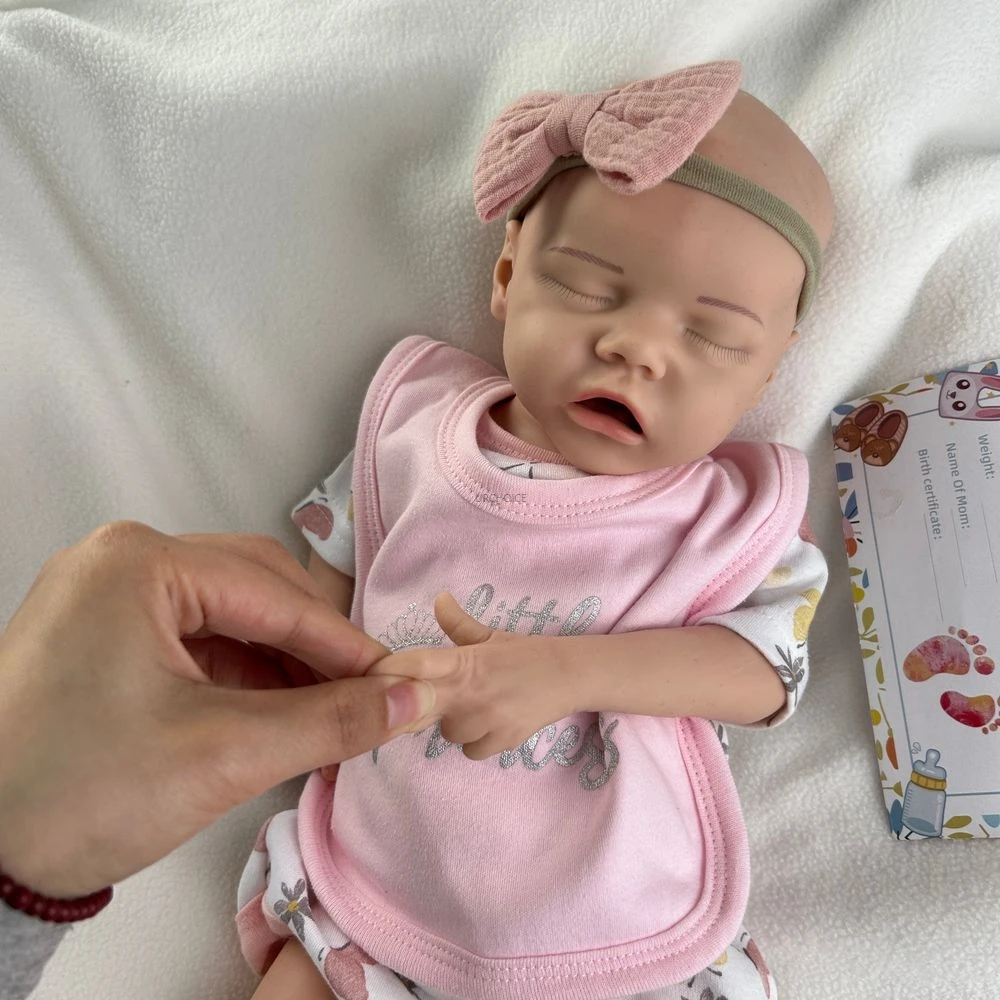 Handmade Platinum ซิลิโคนเด็กทารก Reborn 18 นิ้วเหมือนจริง Expressions และวัสดุกันน้ําตุ๊กตาสําหรับความเครียดบรรเทาของเล่นเด็ก