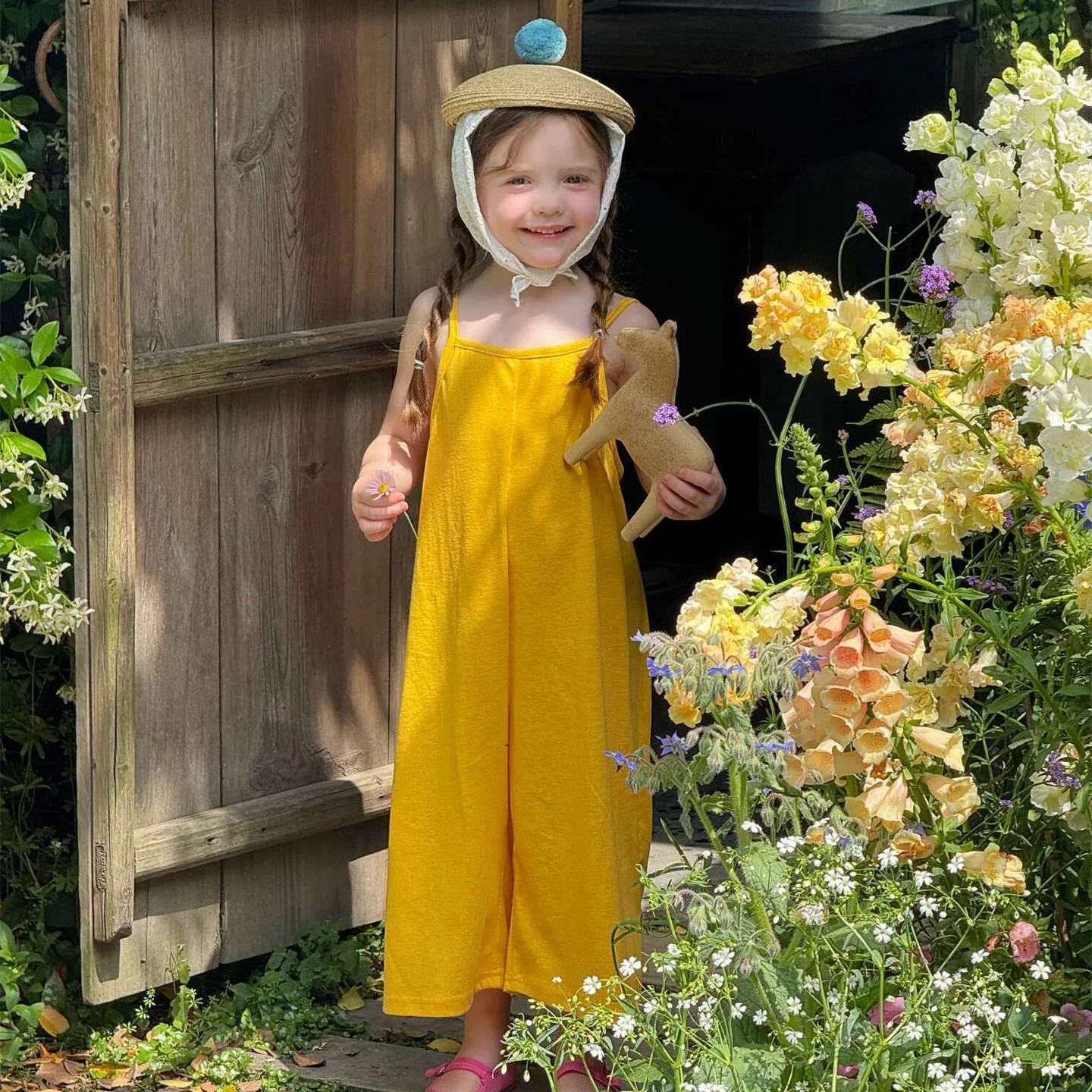 

Girl Pants 2025 Summer New Childrens Clothing Korean Style Girl Baby Sweet Knit Halter Backless Romper Casual Contracted