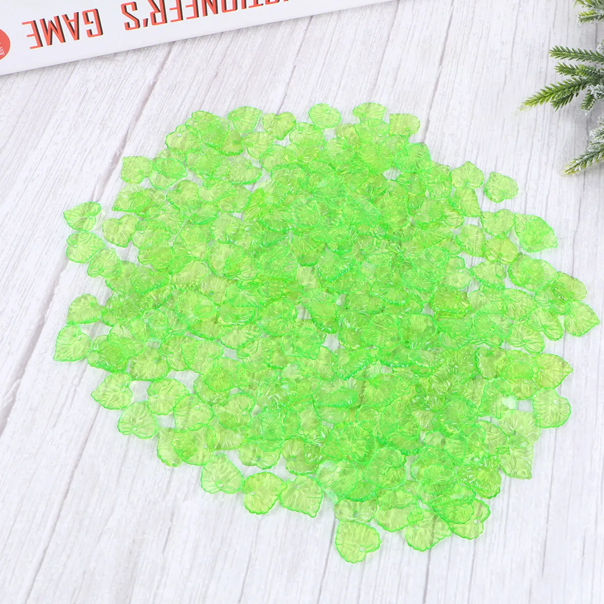 

Набор пластиковых зеленых листьев для украшений, акриловые прозрачные бусины-листья 16 мм, имитация листьев, крупные отверстия, для рукоделия