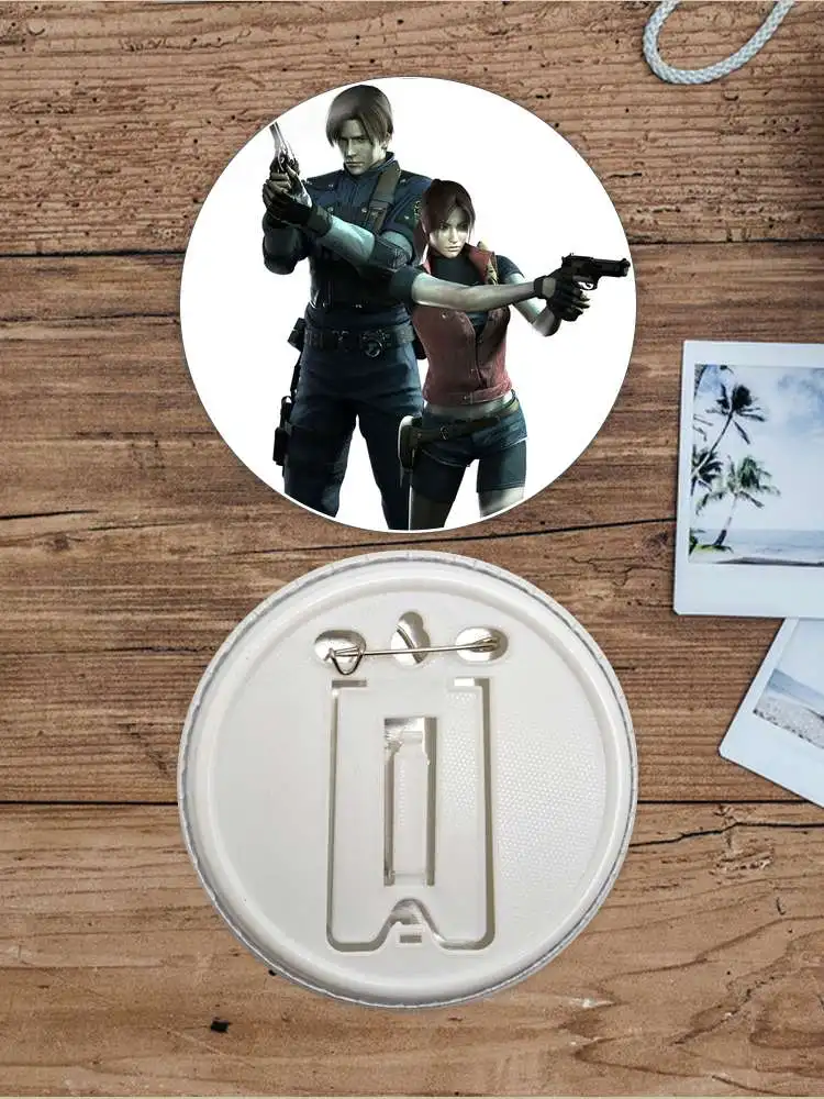 شارة شخصية أنمي لعبة ريدفيلد كلير ، ملحقات مرساة بروش ، موضة معدنية ، إكسسوارات تذكارية ، قلادة #6