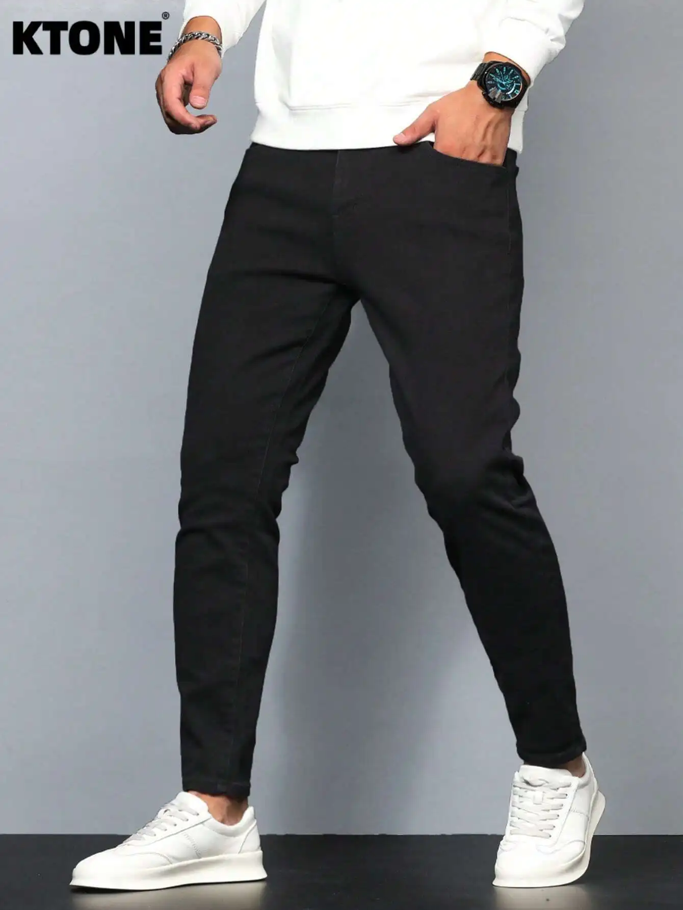 

Slim Jeans for Man Y2K Drip Design Light Retro. No accessories or belts included.