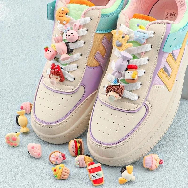 1 Uds. Clips de decoración de cordones Kawaii, hebillas para cordones de zapatos, corona de dibujos animados, pastel, caramelo, Color macarrón, accesorios para zapatos, regalos de fiesta