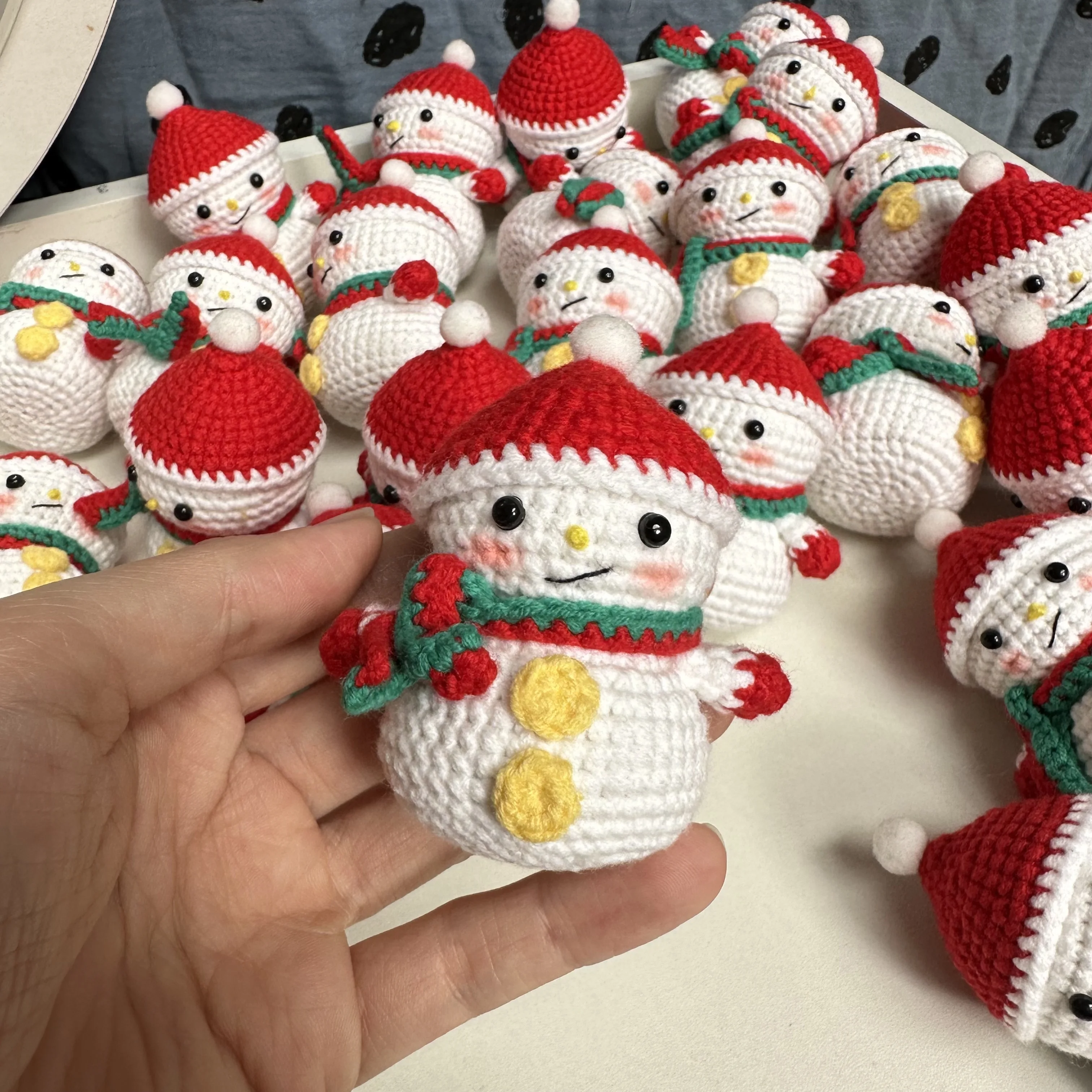 Crochet Snowman Doll Keychain Kint Desk Accessories Room Office Desktop Christmas Ornament Kids Room Decoration Home Decor