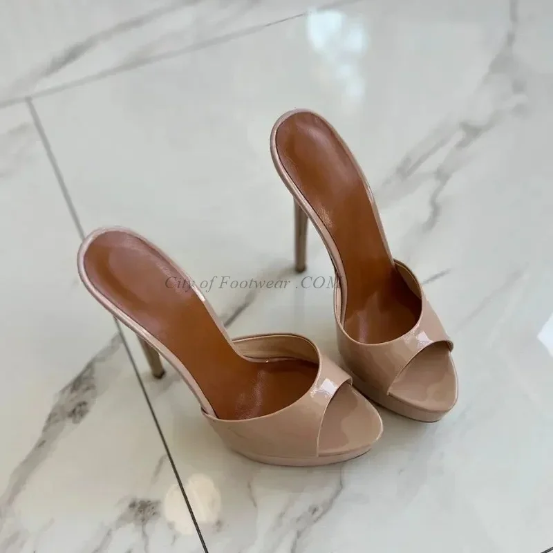 2026 Pantofole in pelle con plateau Donna Open Toe Rosso/Bianco/Nudo/Nero Tacchi alti di grandi dimensioni Estate Nuovo nel progettista Scarpe da festa sexy
