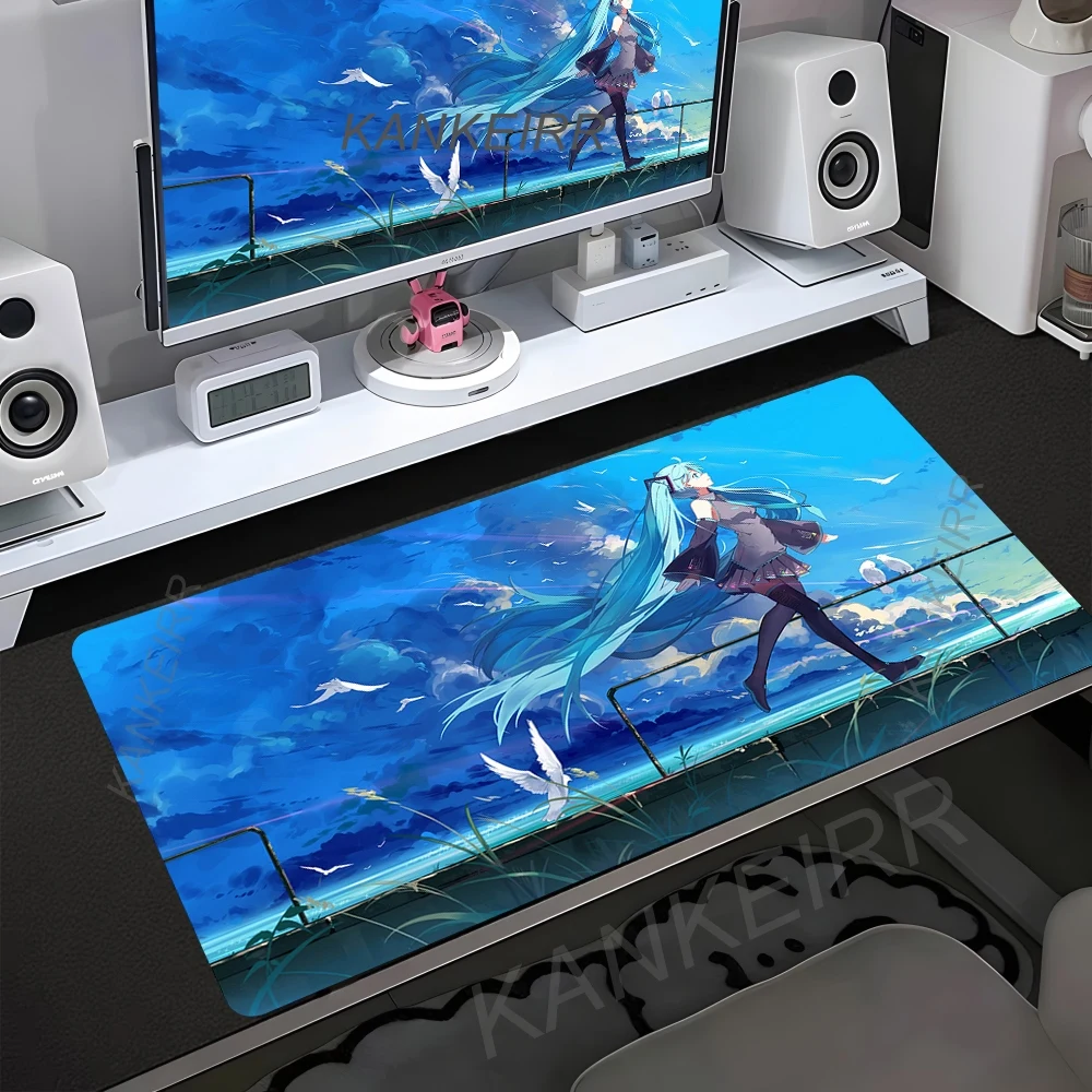 Hatsune Miku Friends XXL Desk Mouse Mat| ABYstyle – GB Posters & Merch 【新品】HATSUNE MIKU - MIKU & FRIENDS XXL MOUSEPAD (90cm x 40cm)【F2026/1/1発売】