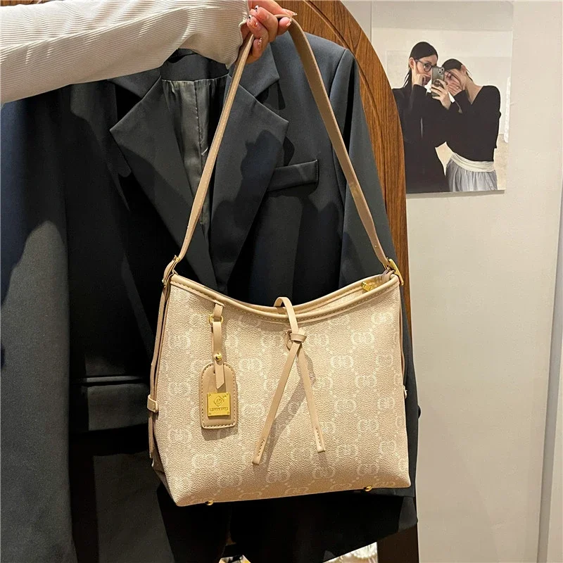 حقيبة محفظة كاجوال فريدة من نوعها للنساء للتنزه اليومي مع حزام كروس وتصميم بسيط وبسيط #4