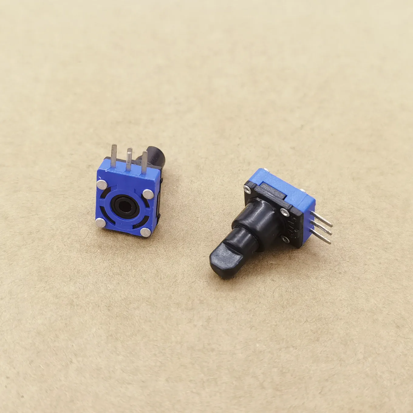 Original new 100% import 09 Type horizontal single potentiometer 10K 100K long handle 13MMF 180 degree angle (SWITCH)