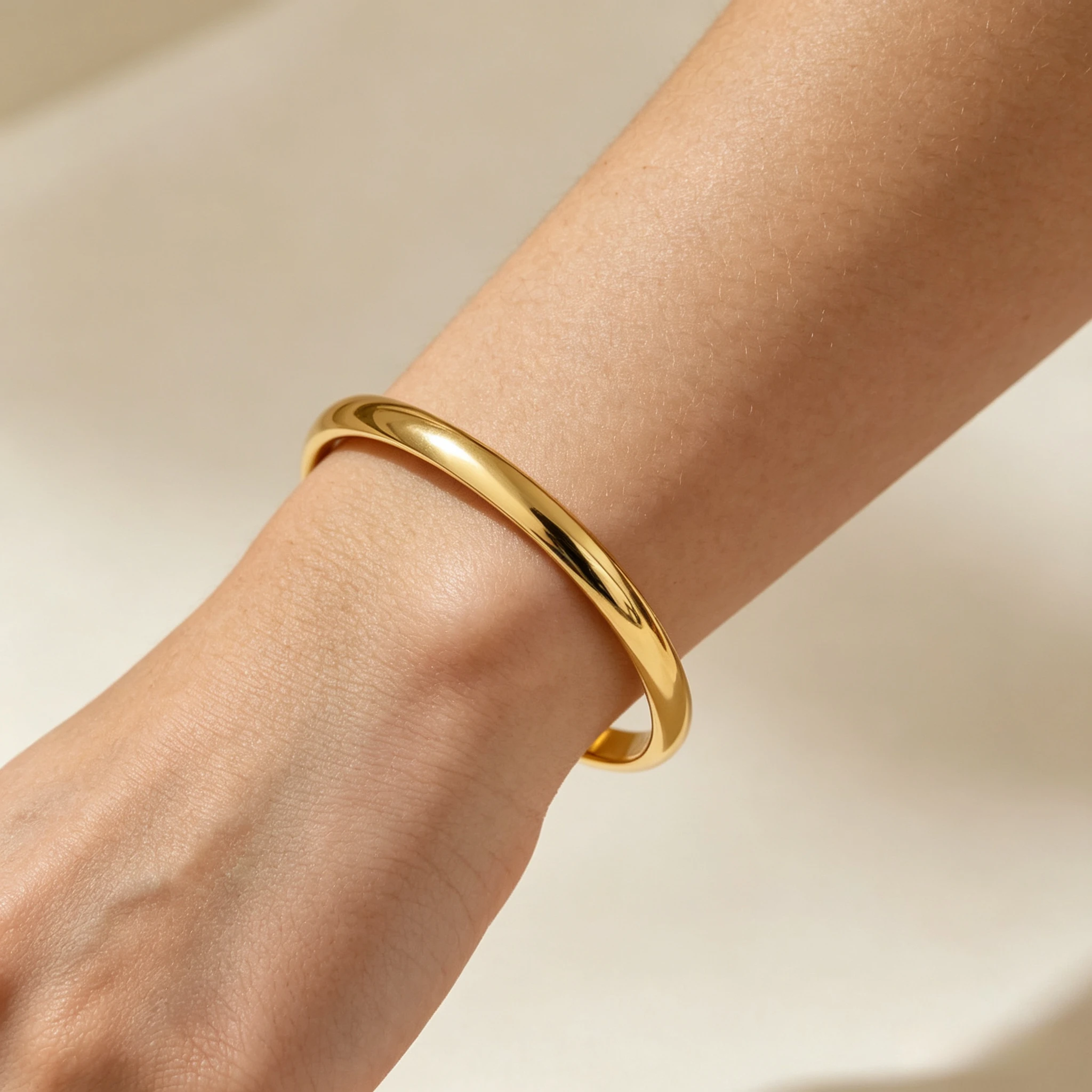 Smooth Plain Oval Shape Gold Cuff Bracelet Anti Tarnish Titanium Steel Simple Stackable Daily Wear Bracelet Gift