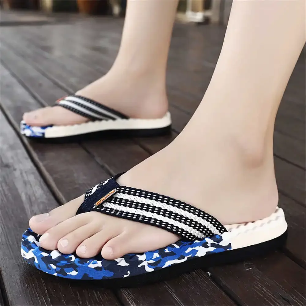 Flat-heeled Hawaiian Men Health Slippers Gold Sandals Shoes Novita 2024 Sneakers Sports Loafer\'lar Losfers Drop Shipping