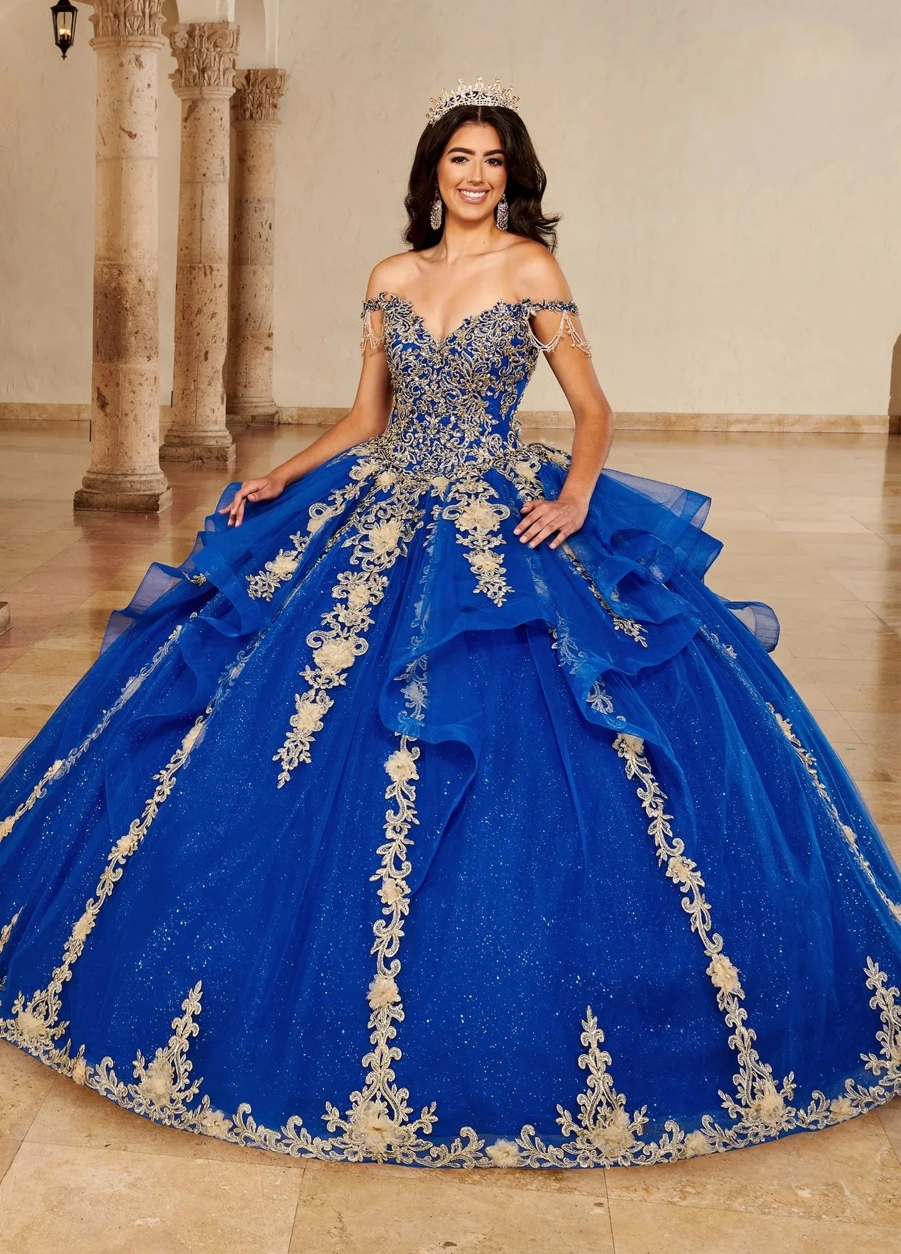 فستان أزرق ملكي Charro Quinceanera على شكل كرة مكشوفة الكتف من التل مزين بالخرز منتفخ المكسيكي الحلو 16 فساتين 15 أنوس