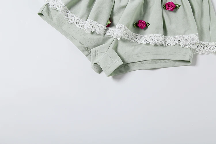 Weird Puss Sweet 3D-Rosen-Dekoration, 2-teiliges Set, Patchwork-Design, eng anliegendes Top mit tiefem Ausschnitt + Minirock mit Spitzenfalten, Party- und Sommer-Outfit. – Detail 19