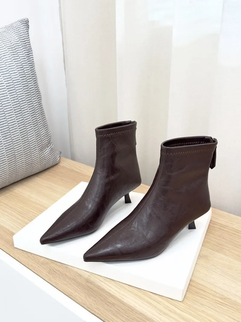 Modische, bequeme Damenstiefel im neuen Stil, Winter-Bestseller, elegante und sexy spitze High-Heel-Stiefeletten – Detail 2