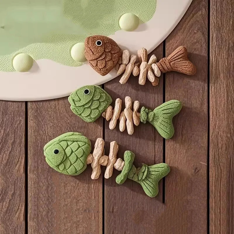 Zabawki dla kotów z kocimiętką w kształcie kulek, śmieszne kośćki rybne, zabawki do lizania, przysmak z kocimiętką i srebrną winną, zabawka do żucia dla kociąt, czyszczenie zębów, artykuły dla kotów.