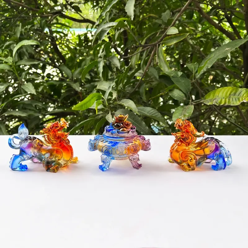 Vintage Glazed Pixiu Statue Wealth Attracting Ornament for Home Office Decor Chinese Mythical Beast Handicraft Gift Antique