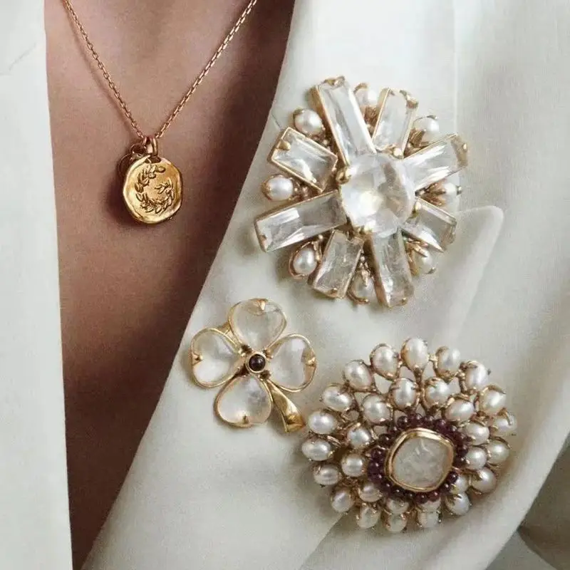 Brass With 18K Natural Crystal Freshwater Pearl Brooches Women Jewelry Punk Party T Show Gown Runway Trendy  Korean Japan Israel