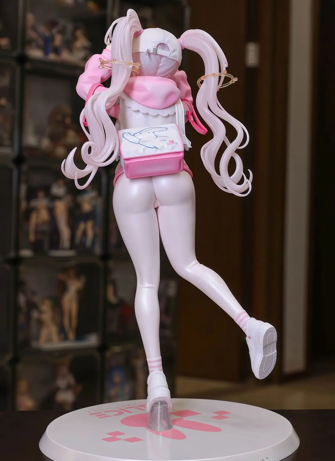 أليس الشكل نيكي: آلهة النصر أليس لعبة شخصية تمثال بولي كلوريد الفينيل Gk تمثال نموذج دمى غرفة الديكور اللعب