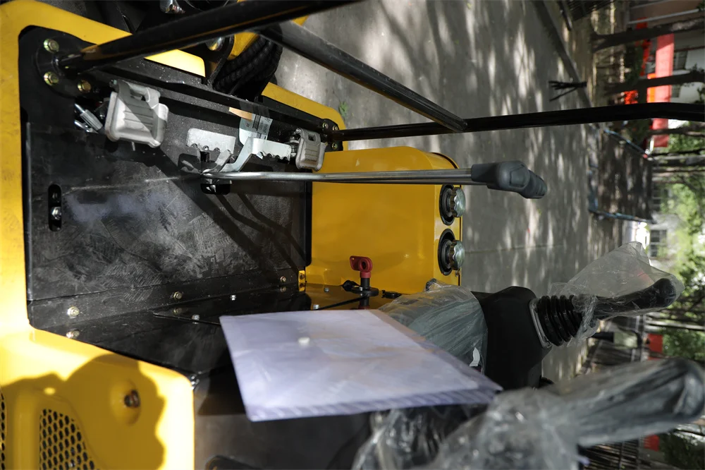 Mini excavator with 0.8 tons capacity n New crawler excavator with EPA-approved Kubota engine 1-year warranty excavator