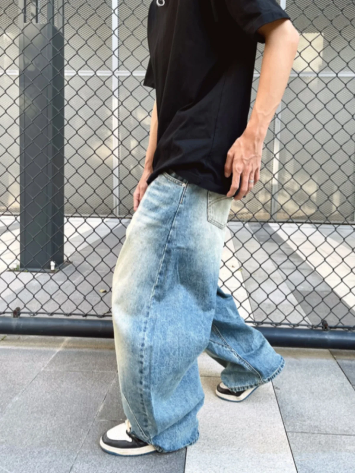 

Retro American Waed Loose Wide Leg Jeans Men Women Trendy High Street Vibe Banana Pants Casual Straight Cut Spring Autumn