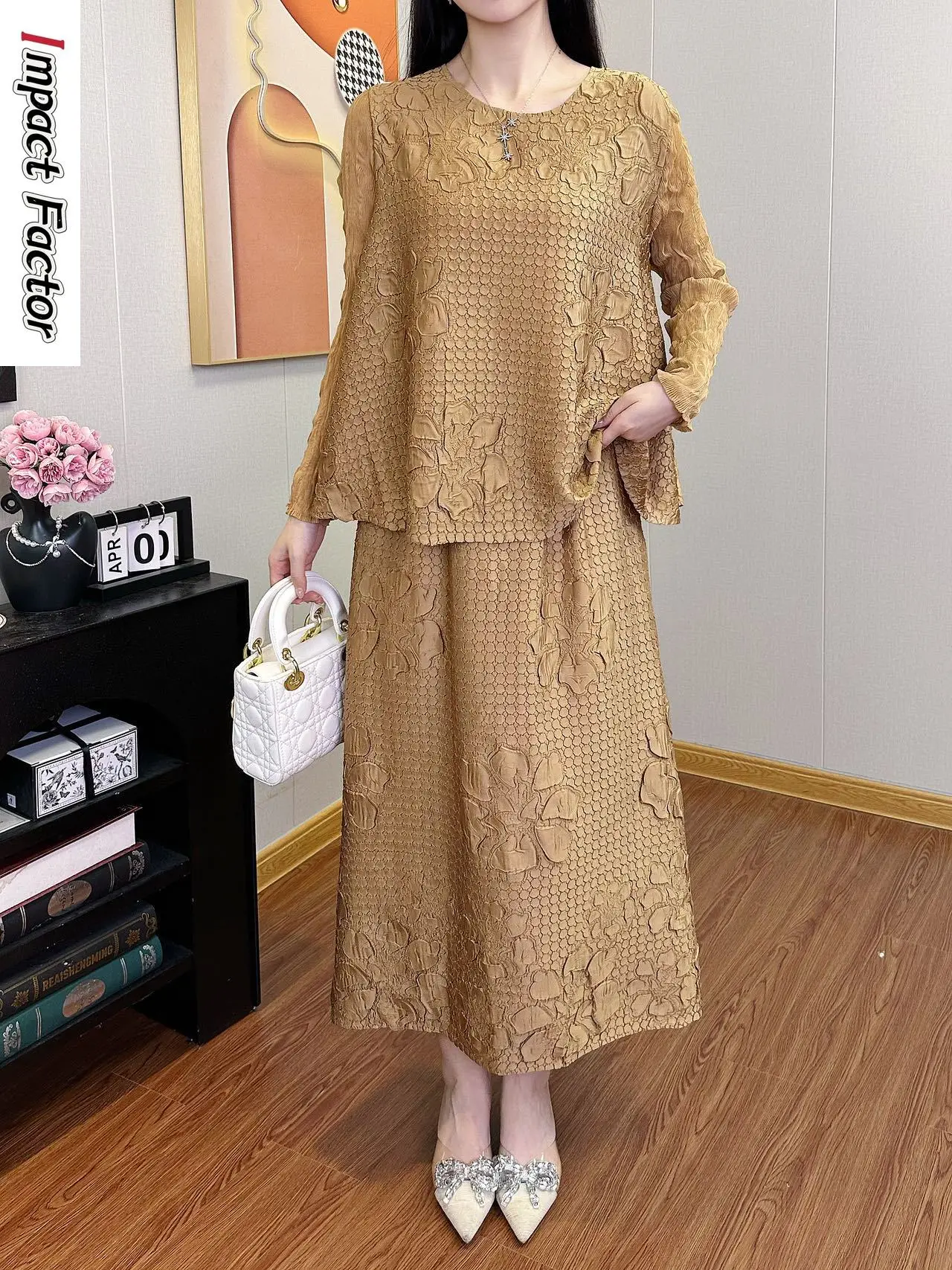 

Miyake 2025 г., модный новый костюм для тяжелой промышленности, осенняя свободная женская одежда с принтом, повседневный длинный темпераментный комплект из двух предметов