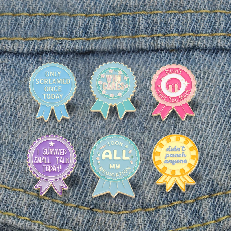 Creative Medal Text Enamel Pins Custom I SURVIVED SMALL TALK TODAY! Brooches Lapel Badges Funny Jewelry Gift for Friends