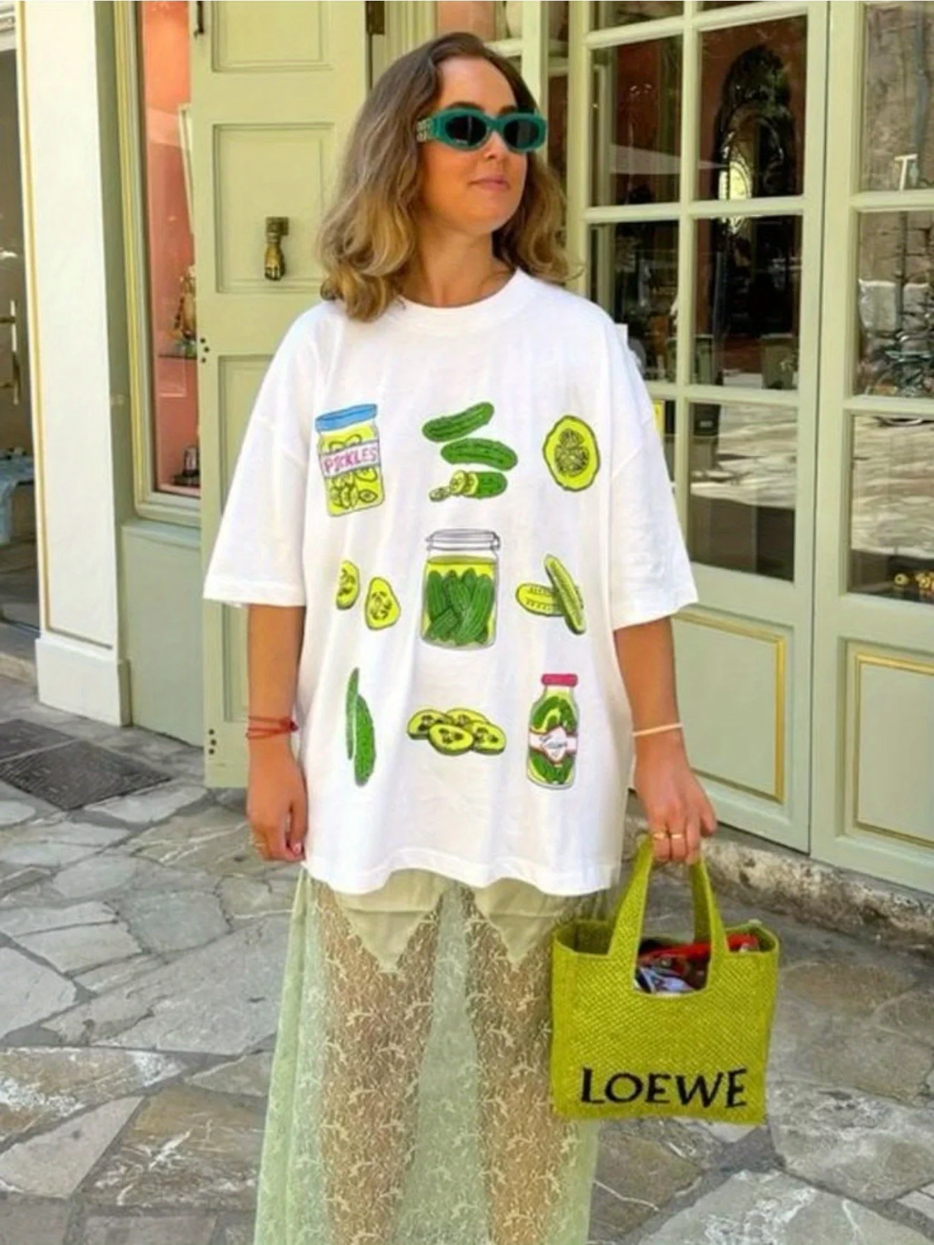 Koszulka z grafiką i obniżonymi ramionami, krótki rękaw, okrągły dekolt, codzienna bluzka na wiosnę i lato, odzież damska.