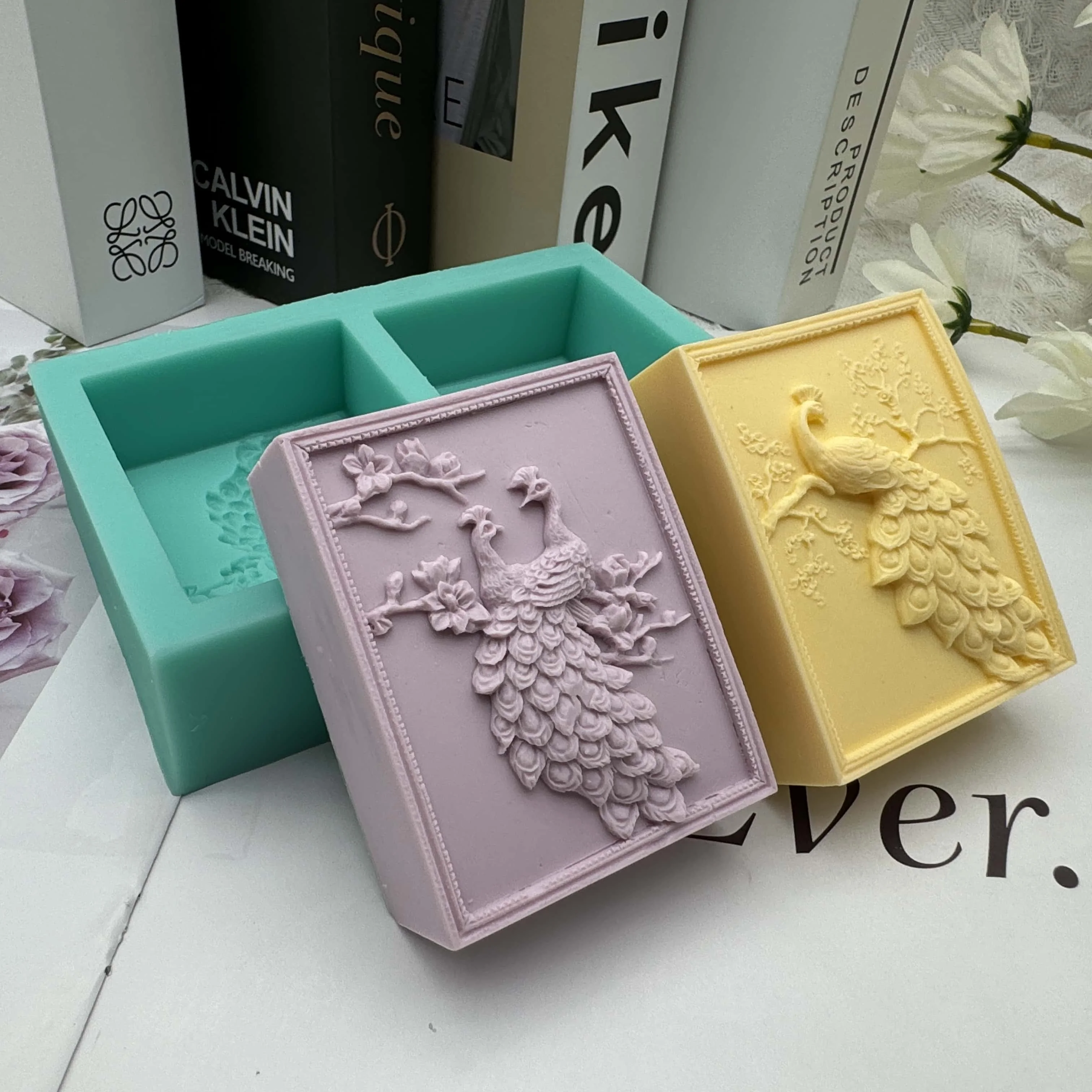 Two Cavities Peacock Silicone Soap Mold Candle Wax Melt Mould Silicone Molds for Soap Resin Gypsum Crafts Chocoalte Cake Moulds