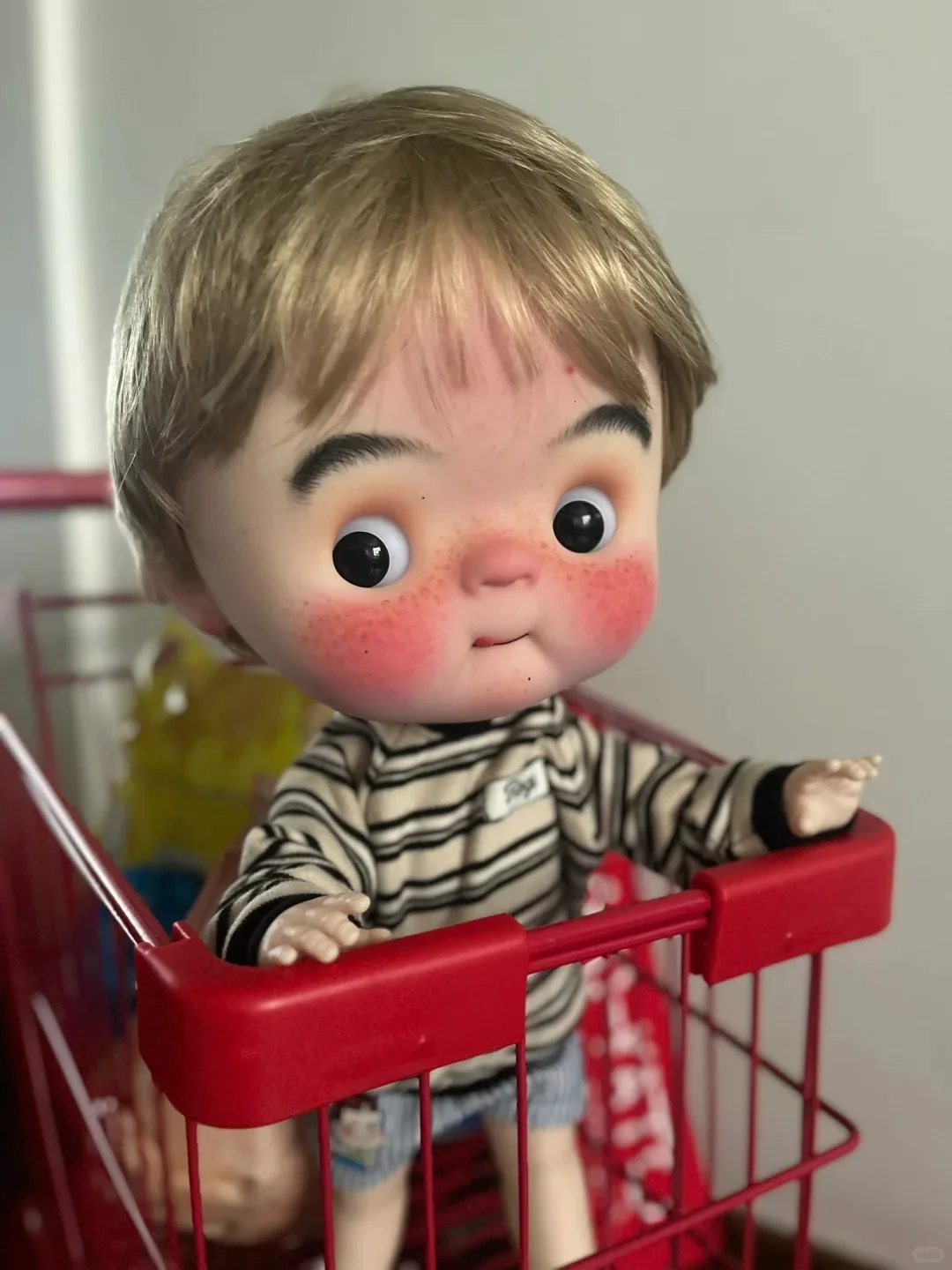 새로운 BJD 인형 1/12 사이즈 14cm 높이 큰 머리 큐베이비 귀여운 소녀 레진 장난감 생일 선물 베이비 엔젤 인형 특가 관절 인형
