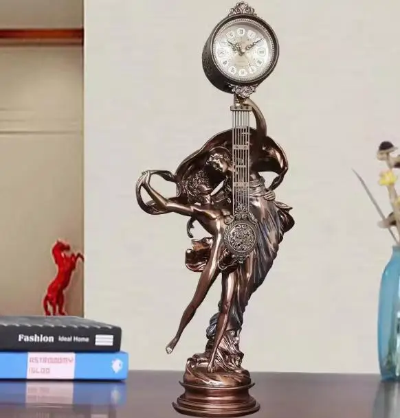 European Style Metal Gold Plated Retro Poly Resin Statue of 