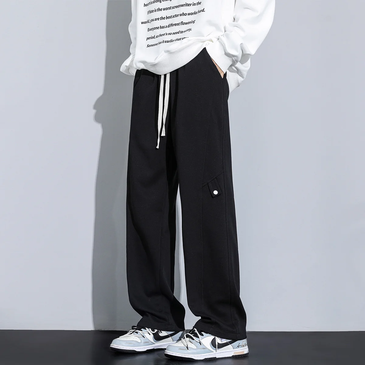 

Fashionable Comfortable Men's Sports Pants Loose Casual Simple Versatile Running Pants Fleece-lined Warmth Skin-friendly